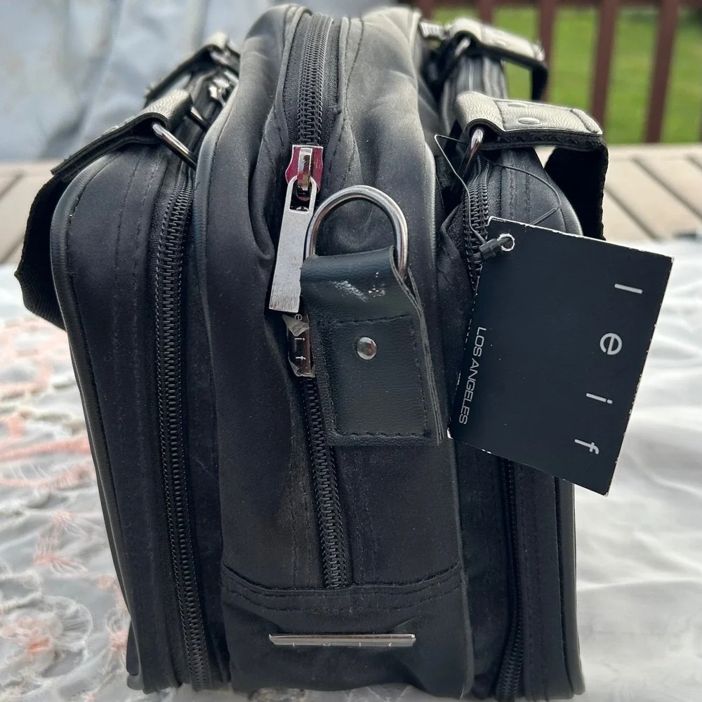 Leif Los Angeles Messenger Bag Black Multi Compartment Techwear Minimalist